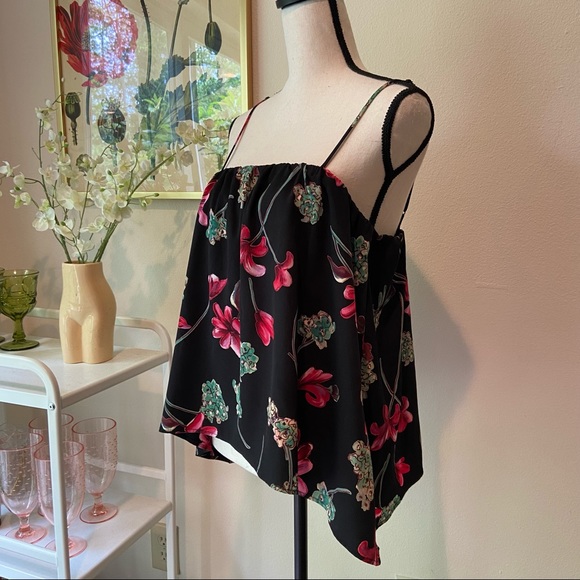 Black Floral Asymmetrical Hem Strappy Tank - Picture 3 of 6